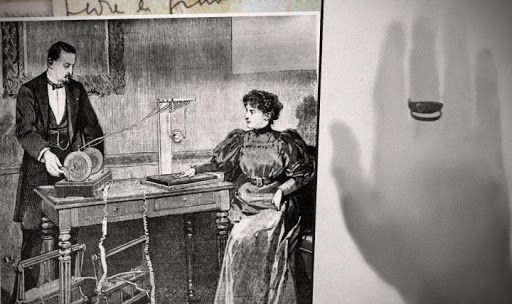 X-ray, German scientist, Wilhelm Conrad Rontgen, Thomas Edison's assistant Clarence Daley